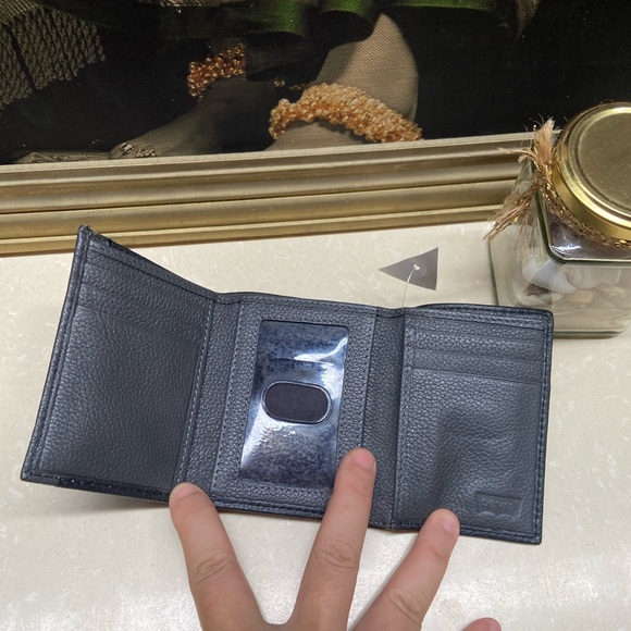 Levis Leather Wallet. UNISEX - Picture 6 of 9